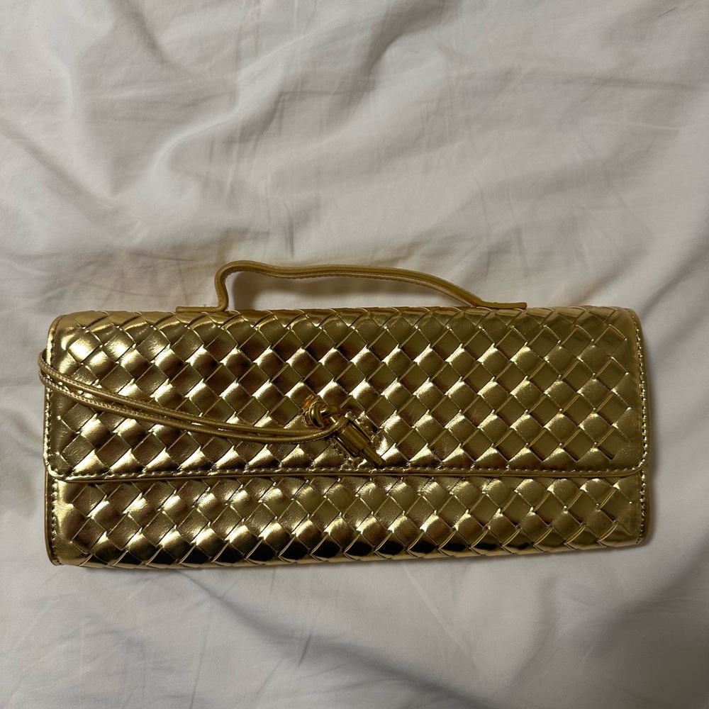 GOLD WOVEN HAND BAG